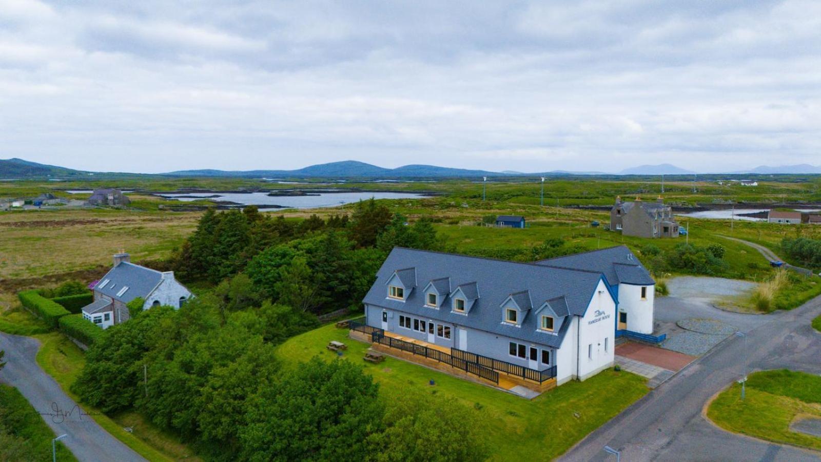 Hamersay Hotel Lochmaddy Ngoại thất bức ảnh